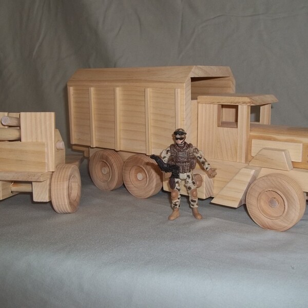 RESERVE LISTING for Christy Wooden Troop Transport & Howitzer