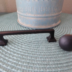 Met olie gewreven brons Strak stedelijk modern handvat of ladetrekknop hedendaags industrieel doe-het-zelfproject TYPE KIEZEN