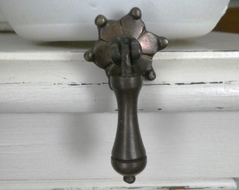 Antique Brass Tear Drop Teardrop Drawer Pull Knob Vintage Inspired Dresser Cabinet Decor DIY Project