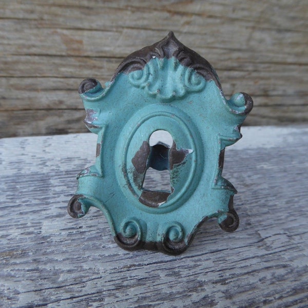 Vintage Key hole Keyhole Plate Knob ~ Rustic Cast Iron Distressed Aqua  Drawer Pull ~Shabby Chic Decorative