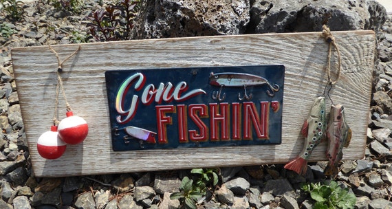 GONE FISHING Wood Sign Reclaimed Barn Wood With Wood Bobbers & Fish Sign  Wall Hanging Rustic Distressed Cabin Decor Mancave Lure Fisherman -   Canada