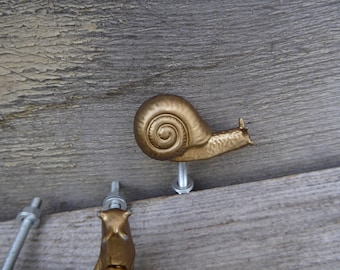 Rustic Matte Gold SNAIL Knob Drawer Pull Cabinet Metal ~ Nature Outdoors Insects Shelled Slug Cottage Charm Home Decor
