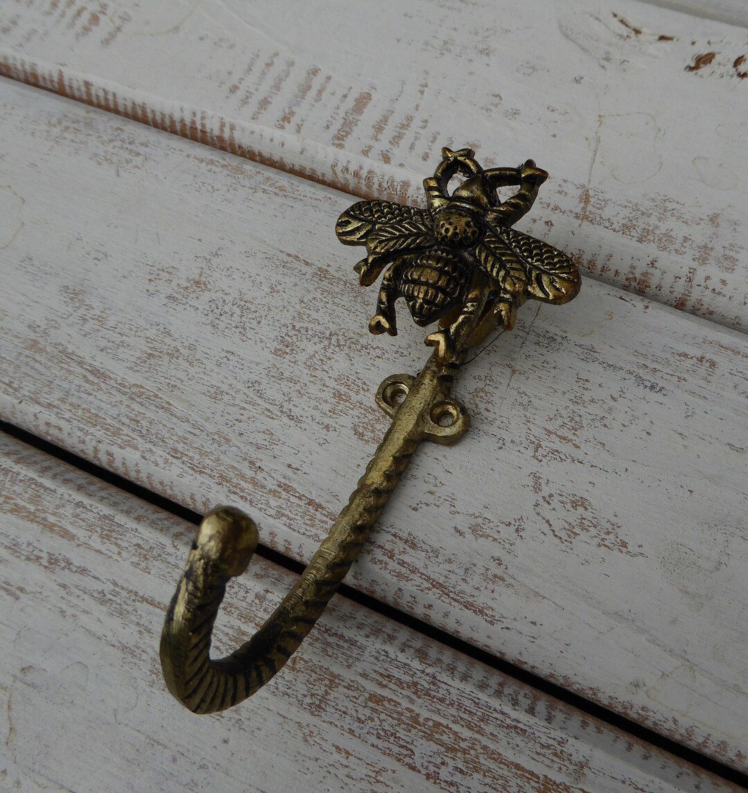 Rustic Antique Gold BEE Wall Hook Metal Nature Outdoors Insects Bumble