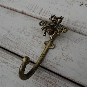 Rustic Antique Gold BEE Wall Hook - Metal ~ Nature Outdoors Insects  Bumble Bee Honey Bee Home Decor