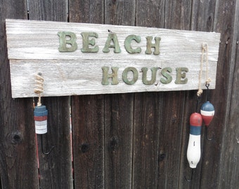 Letrero de CASA DE PLAYA ~ Letrero de madera recuperada y envejecida para colgar en la pared, boya flotante de madera ~ Decoración náutica rústica y desgastada ~ Océano, mar y costa