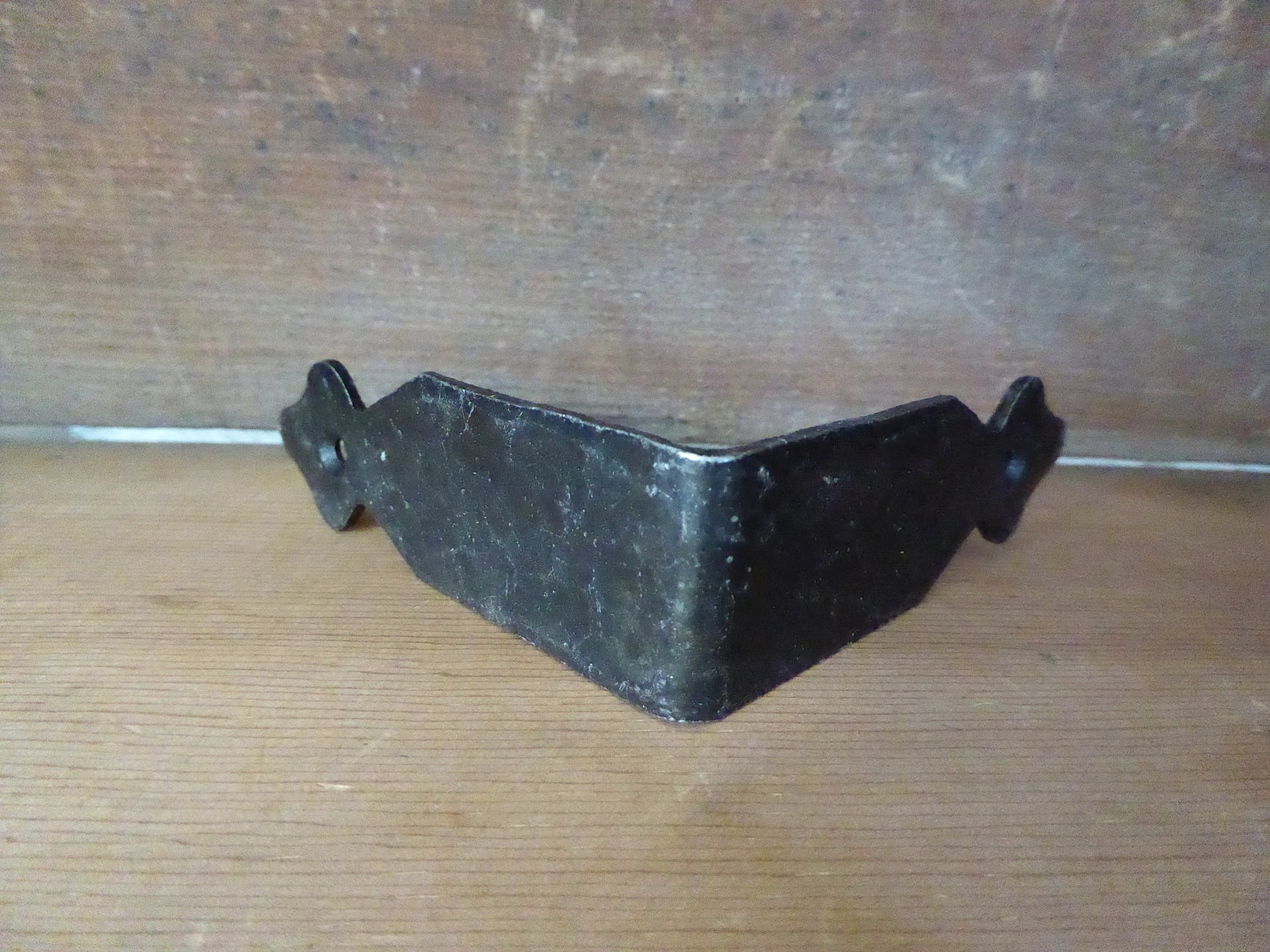 Small Hammered Metal Decorative Corner Brace 90 Degree Etsy