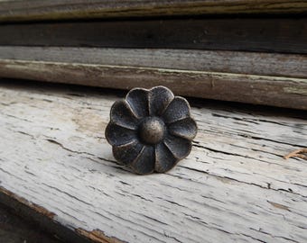 Antique Bronze Flower Shaped Metal Knob Drawer Pull ~ Romantic Country Boho Urban Farmhouse Home Decor