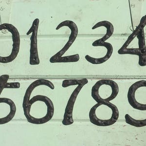 USTED ELIGE Números de casa de hierro fundido de 4&quot; Placa de dirección para exteriores Número 0 1 2 3 4 5 6 7 8 9 Decoración rústica ~ cabaña ~ cabaña