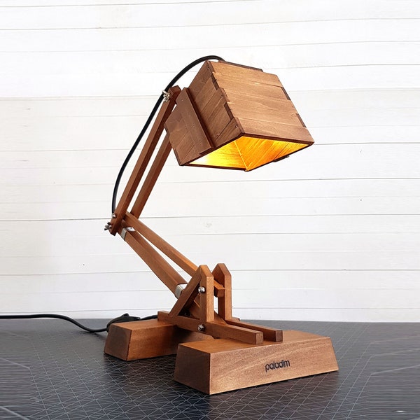 Lampe de bureau KRAN, éclairage industriel réglable pour le bureau ou la maison, lampe de travail d'ingénieur en bois, design sophistiqué, cadeau geek petit ami personnalisé