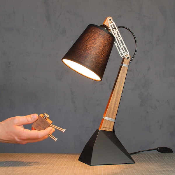 Lampe en bois articulée, éclairage de chambre à coucher industriel, décoration moderne sur mesure pour la maison et le bureau, lampes en bois faites main par Paladim