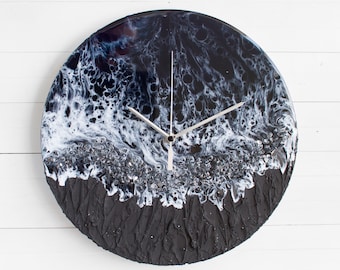 Horloge murale ronde en résine, horloge murale en bois, horloge époxy avec lave noire et vagues bleues, décoration d'intérieur artisanale, horloge murale faite main 12 po./30 cm,