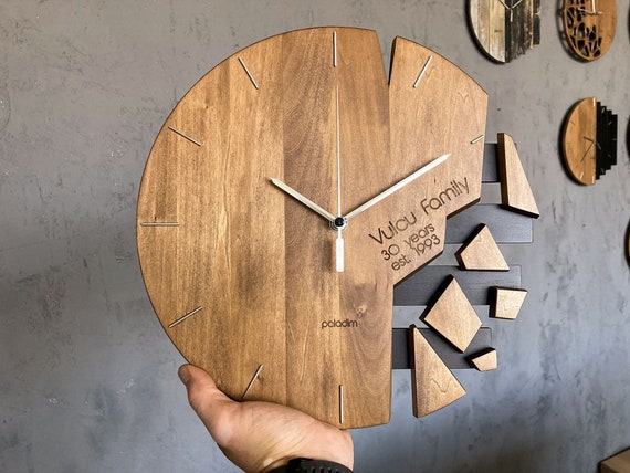 Reloj de pared hecho a mano destrozado unico de 12 regalo casero personalizado reloj hecho a mano arte de pared de madera arte abstracto Etsy Espana