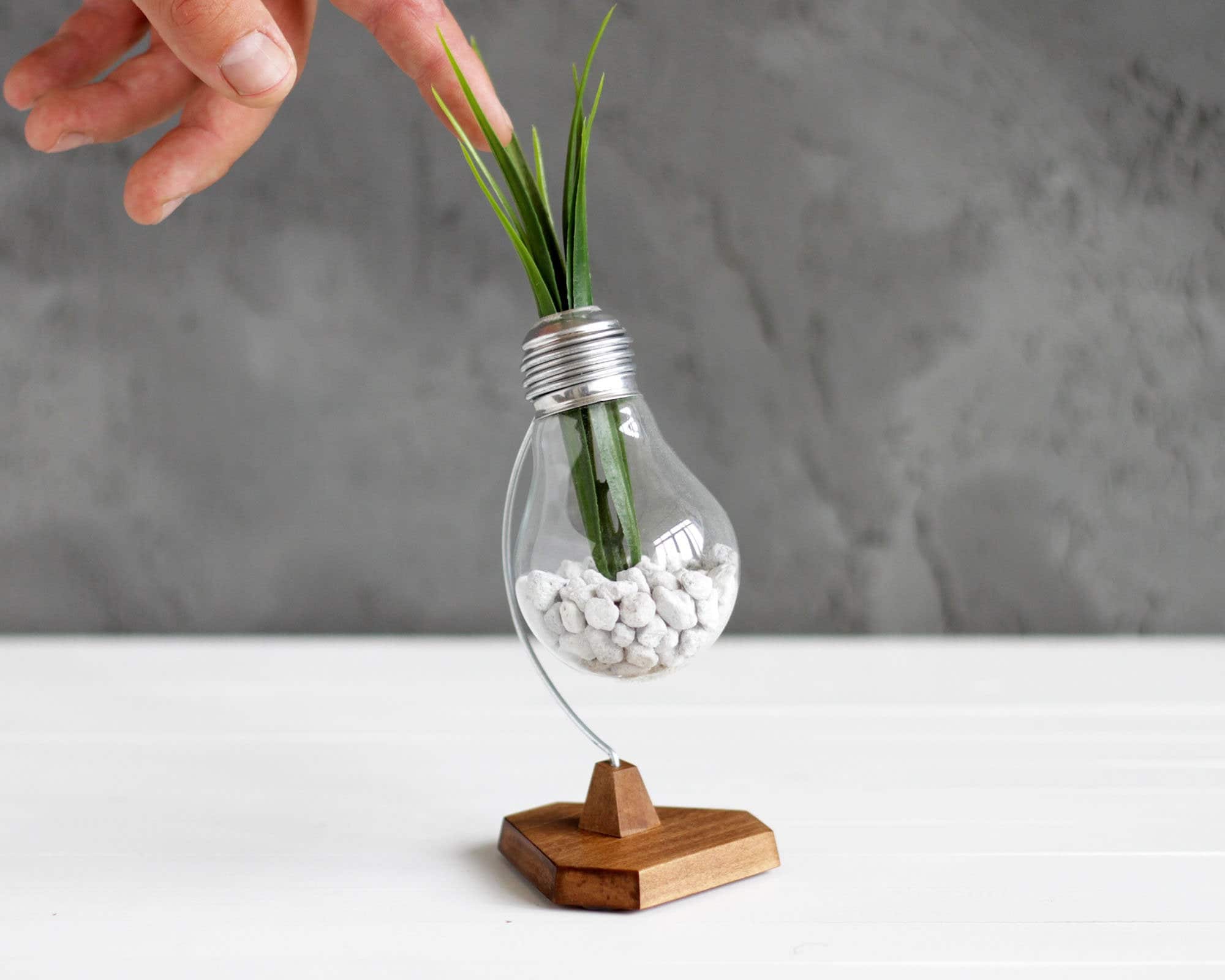 10 ý tưởng trang trí bàn làm việc office desk decor ideas for him đầy sức sáng tạo
