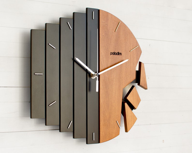 Horloge murale cassée brisée, horloge murale en bois, horloge cadeau pour la maison, horloge à composant inhabituel, horloge en bois, style abstrait, décoration industrielle image 2