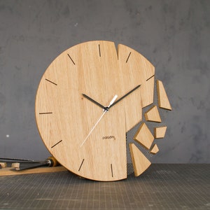 60cm / 24 Oversized Industrial Style Wall Clock, Big Round Wooden Massive  Design Office, Restaurant, Hotel Clock Wall Decor, Giant MIXOR 