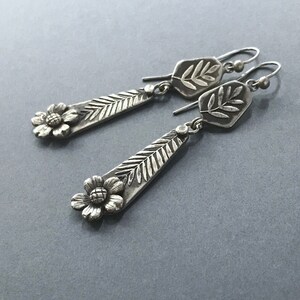 Sterling silver dangle earrings with silver daisy flower, handcrafted sterling silver jewelry, gift for her, floral sterling silver earrings