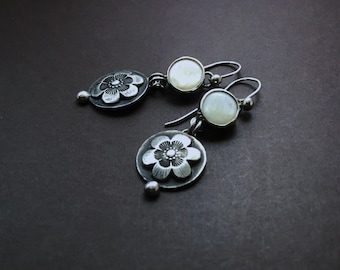 Sterling silver flower earrings with mother of pearl, handcrafted sterling silver jewelry, gift for her, floral sterling silver earrings