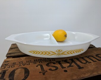 Pyrex Golden Wheat 1.5 Quart Promotional Divided Dish