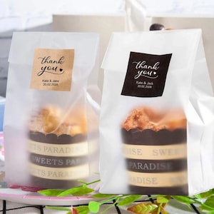 100 sacchetti regalo semitrasparenti in PVC satinato per bomboniere di nozze e compleanni + adesivo personalizzato / sacchetti regalo per biscotti, muffin, cupcake, ciambelle, cioccolatini e caramelle