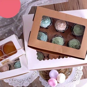 50 genomskinliga presentaskar med fönster för cupcakes | Bröllop, födelsedagsfest, babyshower, julklappsask | Förpackning för muffins, dessert, cupcakes, tårta