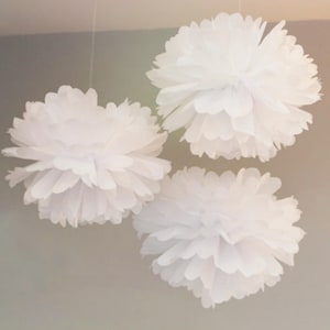 18 pompon di carta velina bianca, palline di fiori, decorazioni da appendere per feste di nozze, baby shower, inaugurazione della casa, compleanno, battesimo, casa, cameretta del bambino