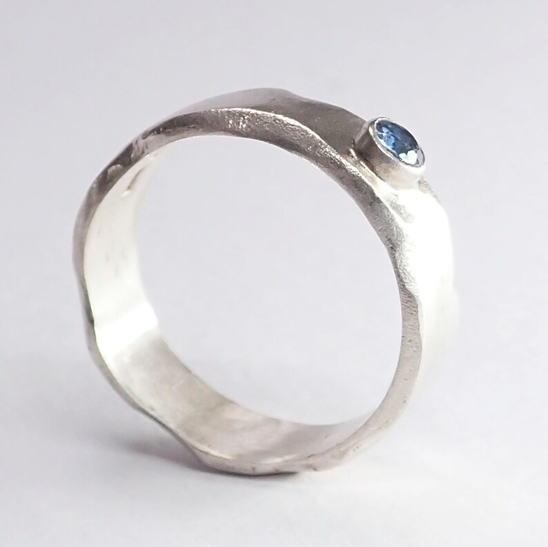 UK Size O12 US size 714 Carved matte silver hammered ring with aquamarine
