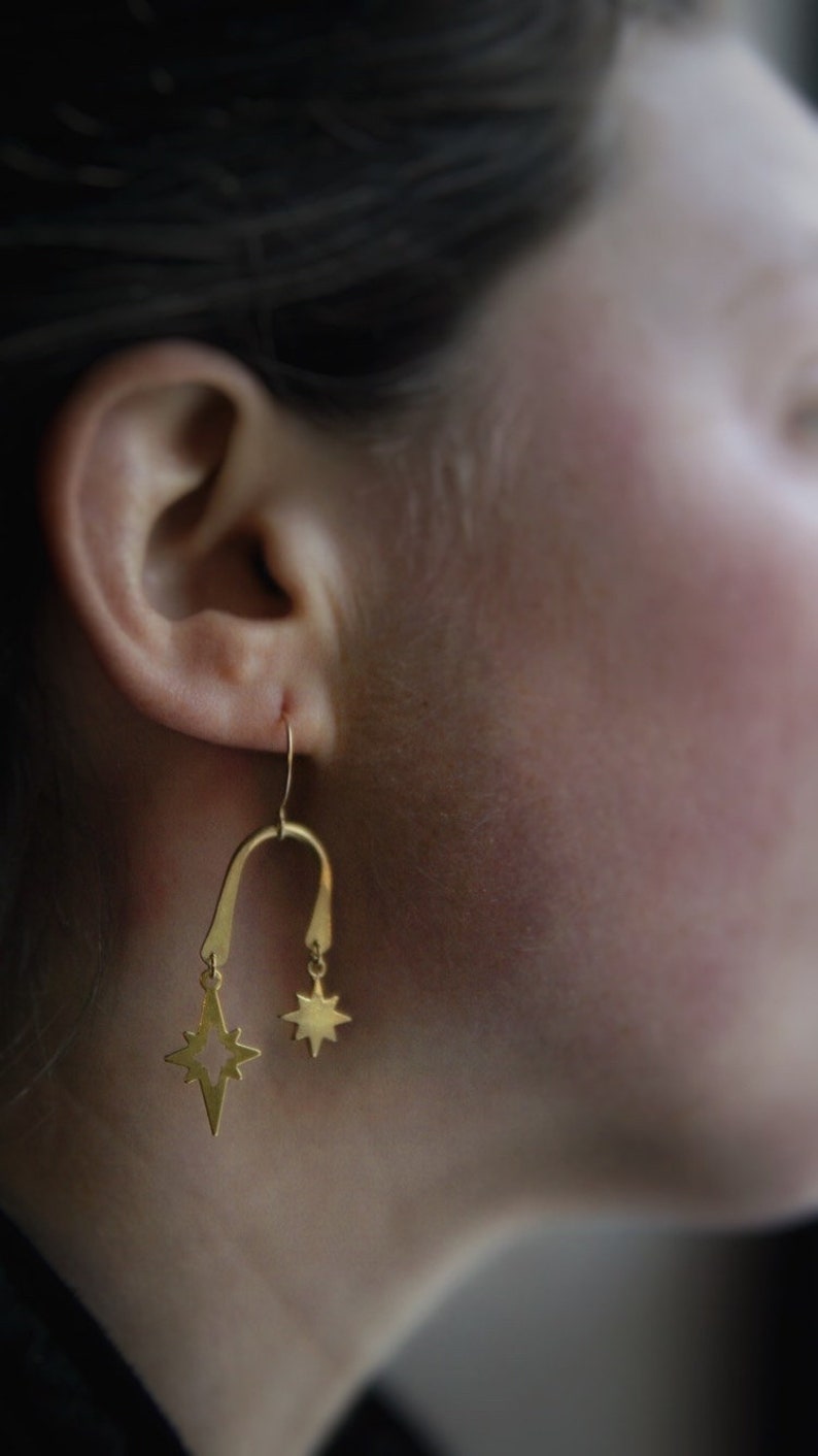 Gold Star Earrings, Asymmetric earrings, Modernist earrings, Celestial jewelry, North Star Jewelry, Galaxy earrings, Modern earrings gold 画像 2