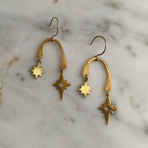 Gold Star Earrings, Asymmetric earrings, Modernist earrings, Celestial jewelry, North Star Jewelry, Galaxy earrings, Modern earrings gold 画像 8