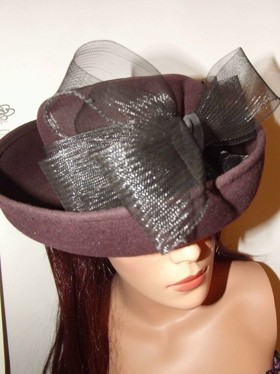Vintage Womens Brown Felt Hat With Black Bow - image 8