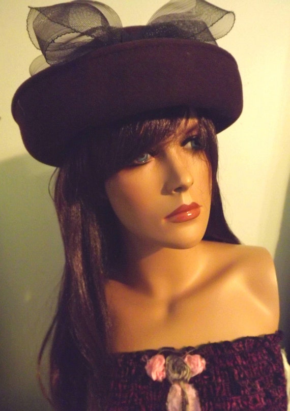 Vintage Womens Brown Felt Hat With Black Bow - image 3