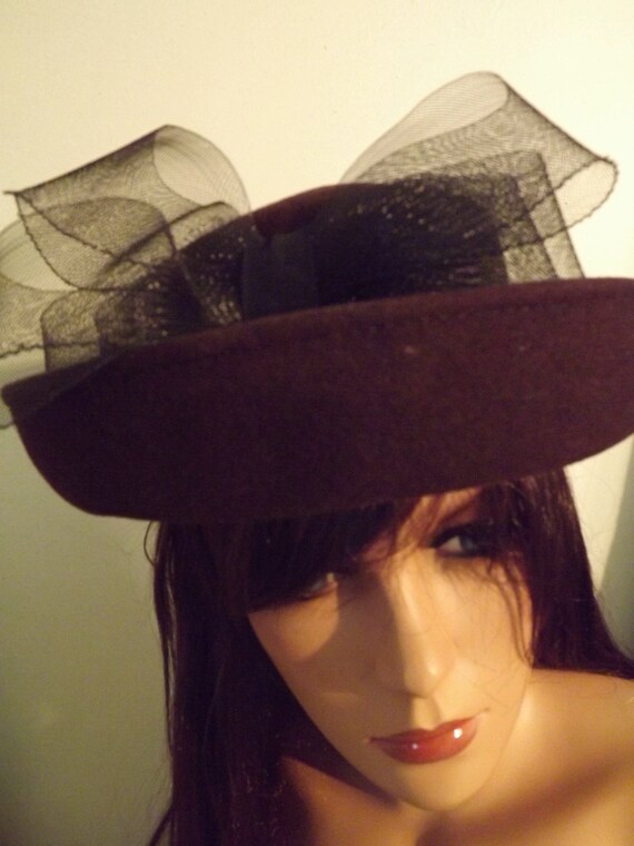 Vintage Womens Brown Felt Hat With Black Bow - image 4