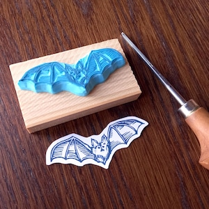 Stempel nietoperz - znaczek ręcznie grawerowany - dekoracje tekstylne, papier prezentowy, scrapbooking - znaczki ręcznie rzeźbione