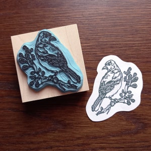 Tampon oiseau sur branche - tampon gravé à la main - décorations textiles, papier cadeau, scrapbooking - hand-carved bird stamp