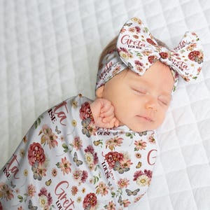 BABY GIRL WILDFLOWER Swaddle Blanket, Personalized Baby Sleeper Gown Bow Headband, Wildflower Baby Blanket Custom Name, Wildflower Baby Gift
