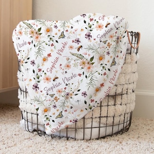 WILDFLOWER BABY BLANKET Personalized Baby Girl Wildflower Blanket, Toddler Girl Wildflower Name Blanket Wild Flower Nursery Baby Shower Gift immagine 1