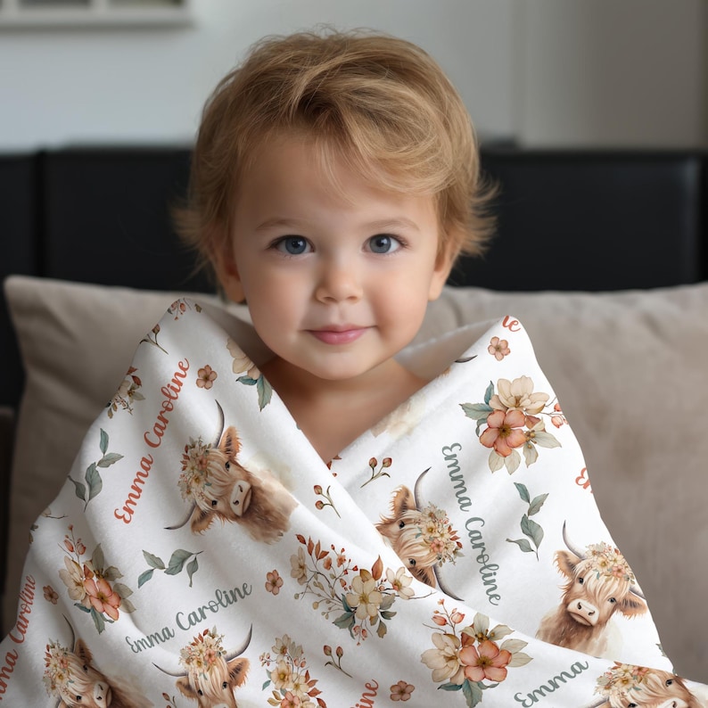 GIRL HIGHLAND COW Baby Blanket, Floral Highland Cow Personalized Blanket, Toddler Girl Birthday Gift Farm Nursery Newborn Blanket, Baby Gift image 2