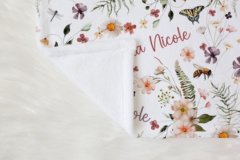 WILDFLOWER BABY BLANKET Personalized Baby Girl Wildflower Blanket, Toddler Girl Wildflower Name Blanket Wild Flower Nursery Baby Shower Gift immagine 2
