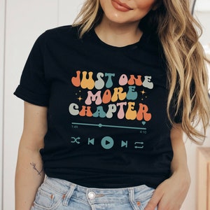 Audiobook T-shirt. Audiobook Tee. Audiobook Reader T-Shirt. Bookish Gift. Just one more chapter shirt, Audio Bookworm Tee, Librarian Shirt