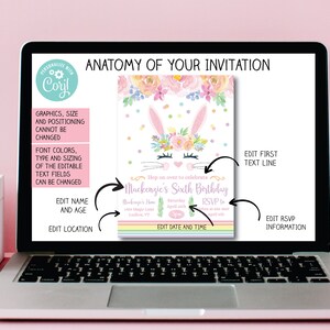 Puede incluir: Una computadora port&aacute;til muestra un dise&ntilde;o de invitaci&oacute;n personalizable para una fiesta de sexto cumplea&ntilde;os. El dise&ntilde;o presenta una cara de conejito con detalles florales y el texto "Mackenzie's Sixth Birthday". Se destacan los elementos editables de la invitaci&oacute;n.