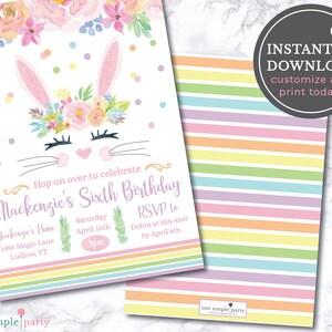 Puede incluir: Una invitaci&oacute;n de cumplea&ntilde;os en tonos pastel con una cara de conejito y adornos florales. La invitaci&oacute;n dice "Hop on over to celebrate Mackenzie's Sixth Birthday" e incluye detalles de la fiesta. El reverso presenta rayas pastel. Descarga instant&aacute;nea.
