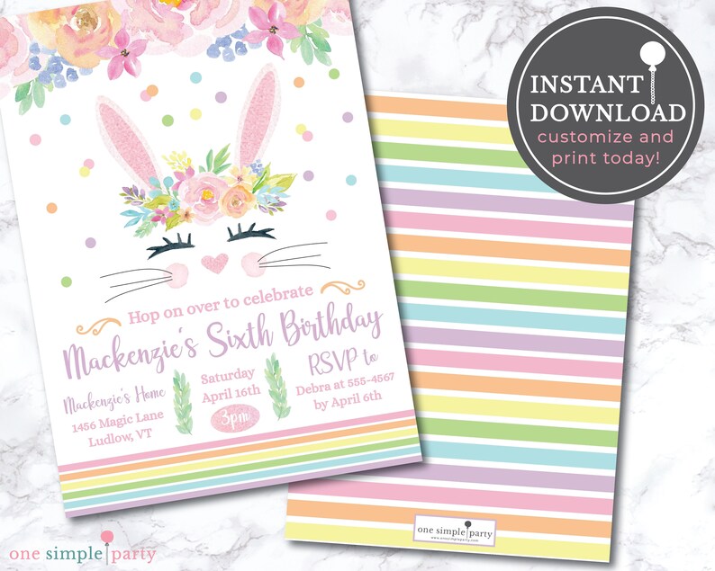 Puede incluir: Una invitaci&oacute;n de cumplea&ntilde;os en tonos pastel con una cara de conejito y adornos florales. La invitaci&oacute;n dice "Hop on over to celebrate Mackenzie's Sixth Birthday" e incluye detalles de la fiesta. El reverso presenta rayas pastel. Descarga instant&aacute;nea.