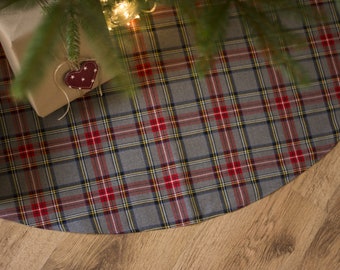 Gray plaid tree skirt, tartan tree skirt, gray tartan tree skirt, Christmas tree skirt.