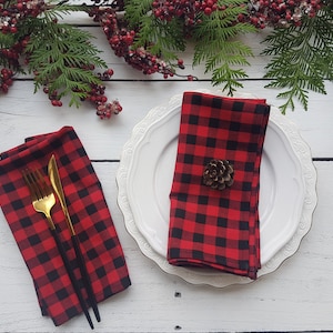 Buffalo plaid napkins and other table linen, Buffalo plaid table runner, Buffalo plaid linen, buffalo plaid placemats