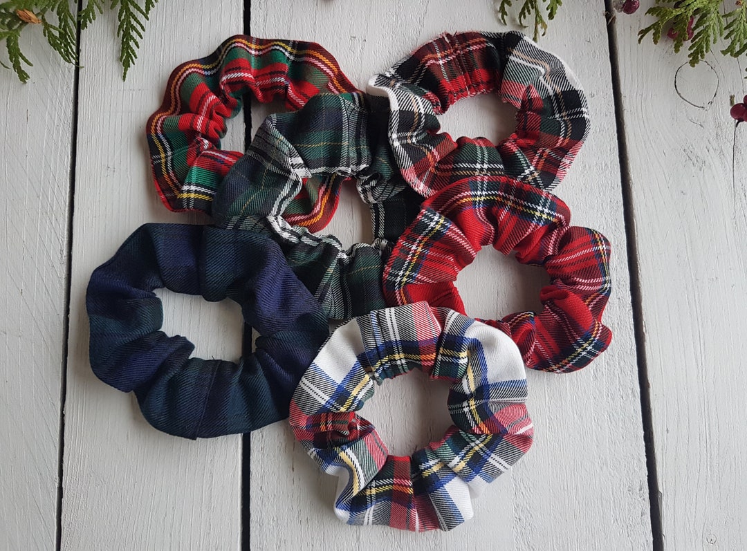 チェック柄のヘアシュシュ、クリスマスシュシュ、タータン柄シュシュ