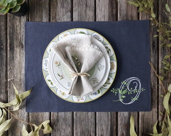 Monogramed linen placemat, personalized placemats, embroidered place mats, monogrammed placemat, personalized hostess gift