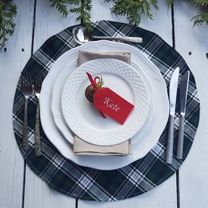 Plaid place mats, green and white plaid placemats, xmas place mats, round placemats. place mats, table setting, tartan mats, center piece