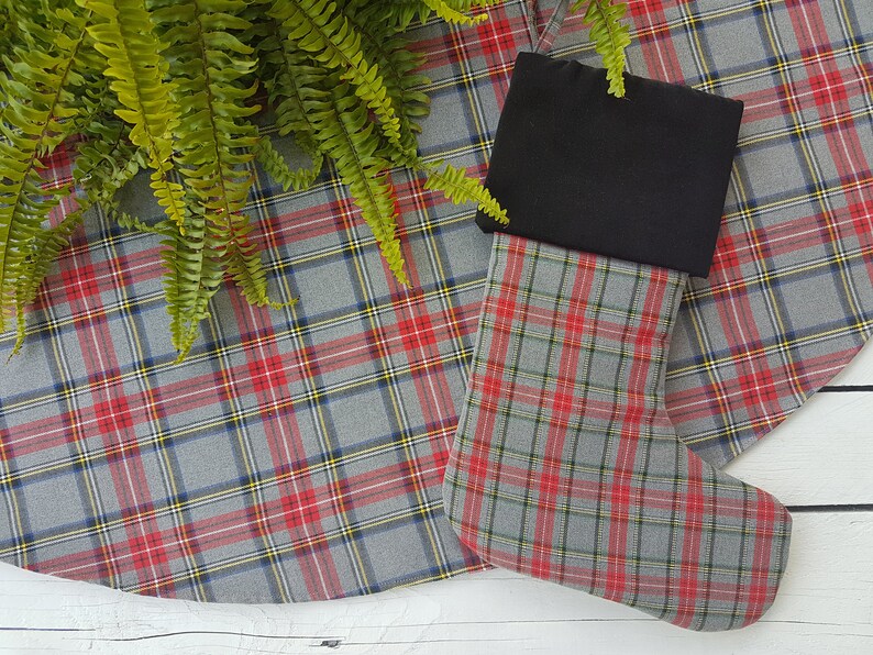 Gray plaid tree skirt, tartan tree skirt, gray tartan tree skirt, Christmas tree skirt. image 3