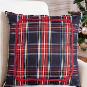 Housse d&#39;oreiller à carreaux Stewart noir avec garniture tressée, housse d&#39;oreiller de ferme, taie d&#39;oreiller tartan