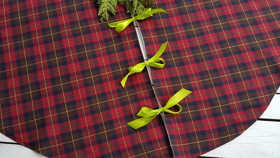 Checkered tree skirt hotsell