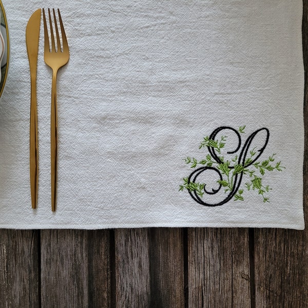 Monogramed linen placemat, personalized placemats, embroidered place mats, monogrammed placemat, personalized hostess gift